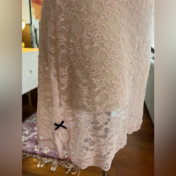 Y2K 200’s Victorias Secret lace slip - Picture 2 of 5